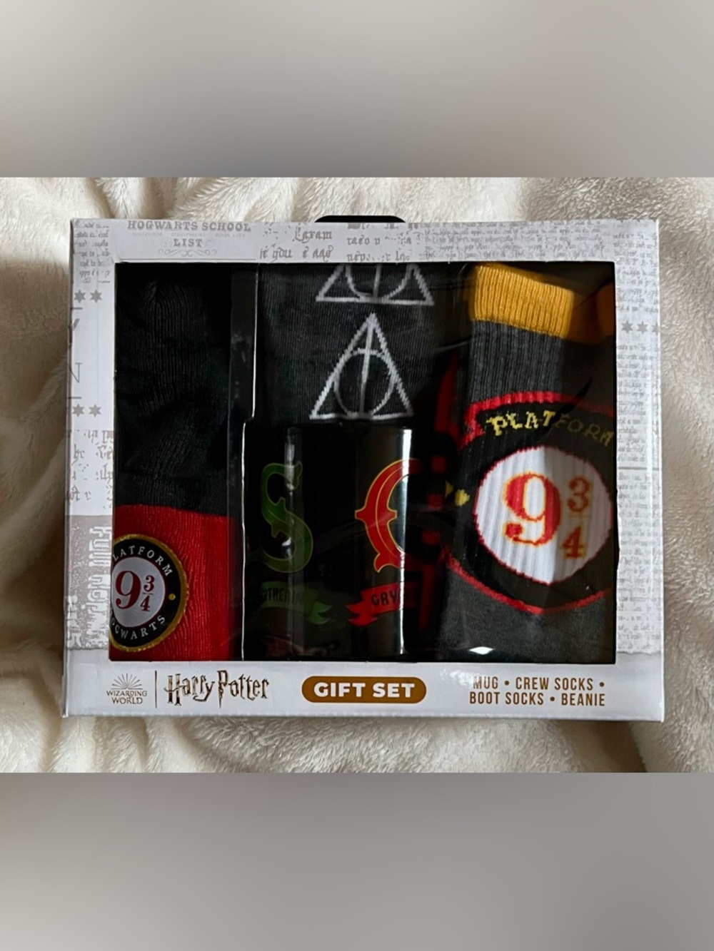 Harry Potter Socks, Mug & Beanie Gift Set